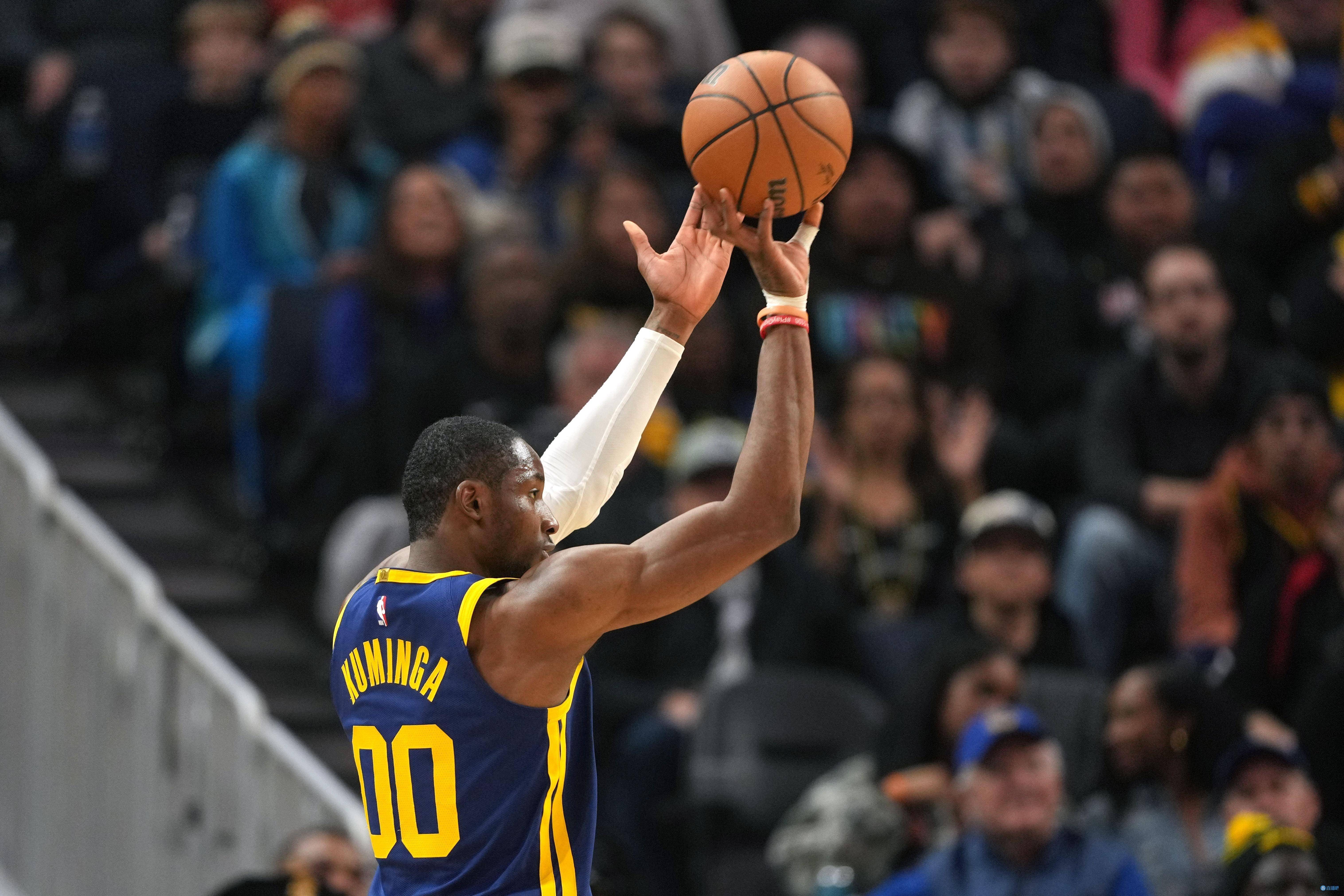 关于库里迎来二十赛季高光表现，G2球迷沸腾！的信息